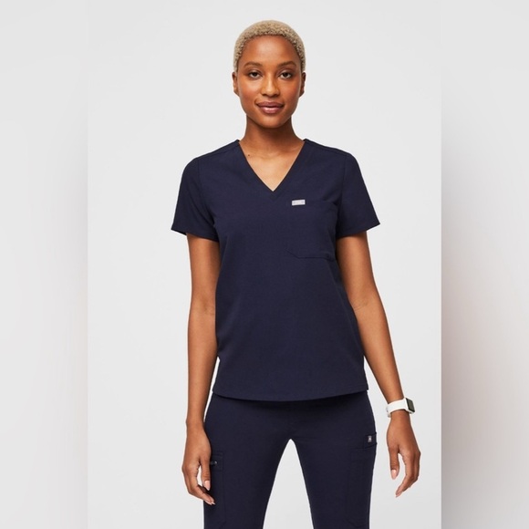 FIGS Catarina One-Pocket Scrub Top Sz L Navy Blue - Picture 1 of 8